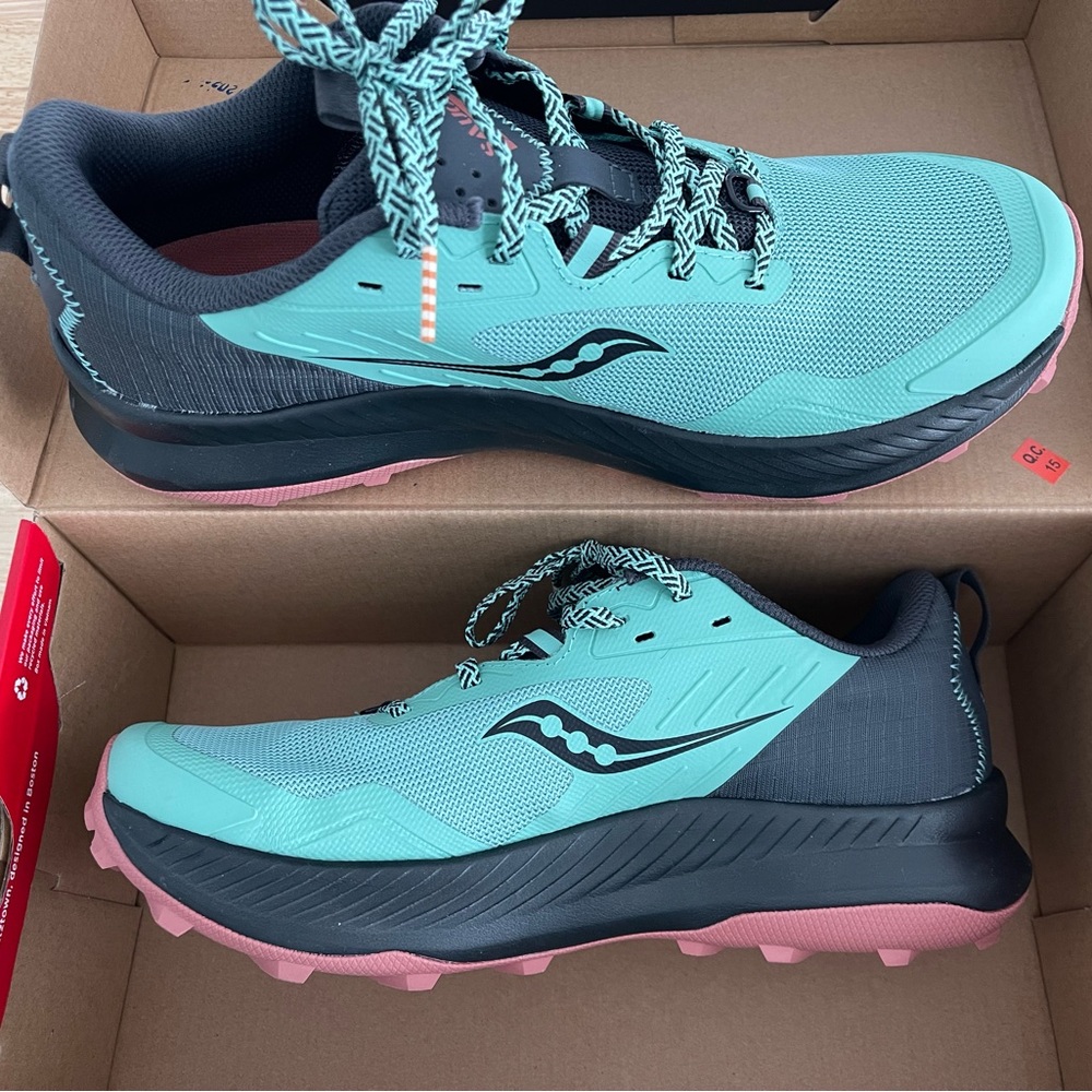 Size 10 Womens Saucony Blaze TR